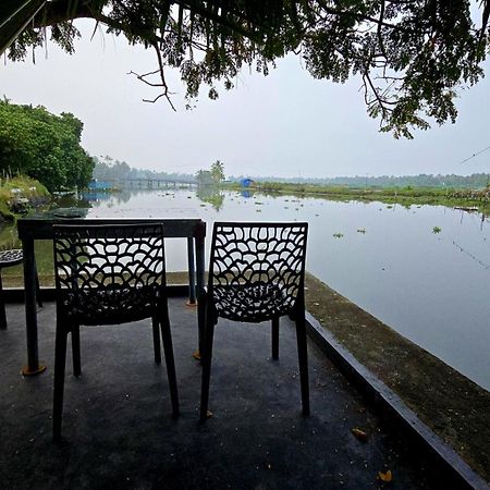 Pradeep'S Backwater Villa Kochi Exterior foto
