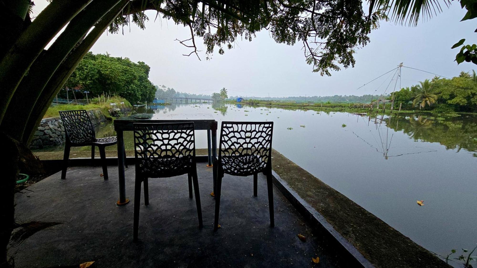 Pradeep'S Backwater Villa Kochi Exterior foto
