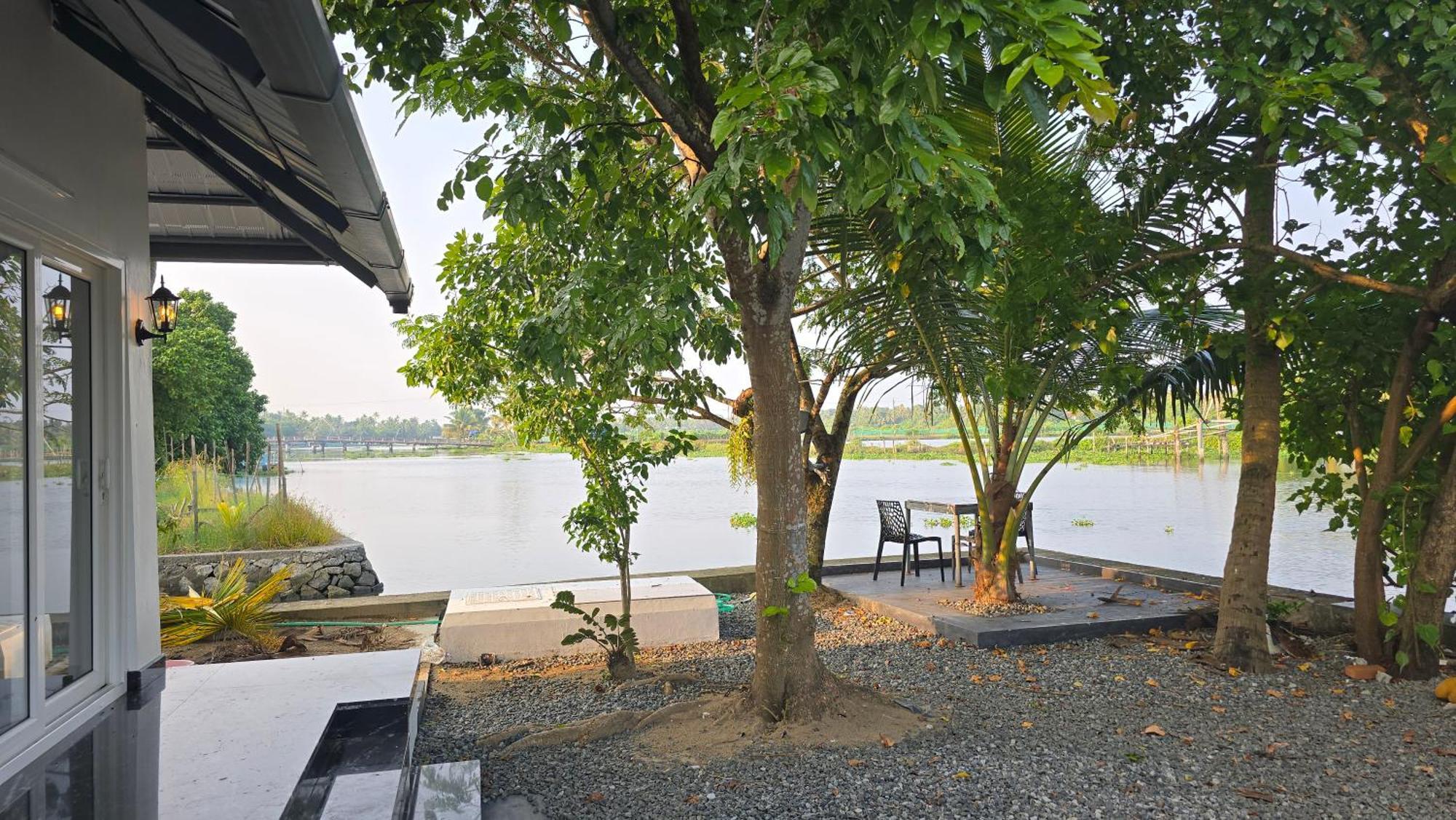 Pradeep'S Backwater Villa Kochi Exterior foto